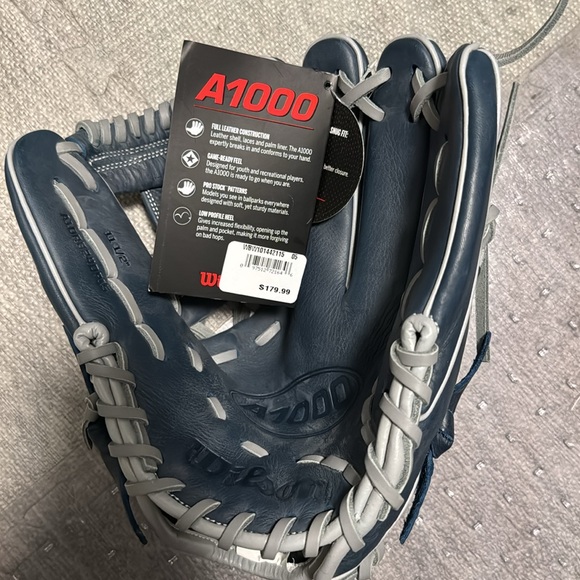 Wilson A1000 Pedroia Fit 11.5” Baseball Glove (Right Hand Throw) | Brand New! - Picture 2 of 2